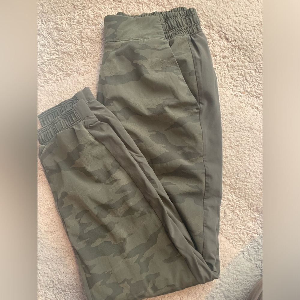 Athleta Brooklyn Fleece Lined Jogger Size 4